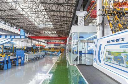 到智能工廠看機器拼效率